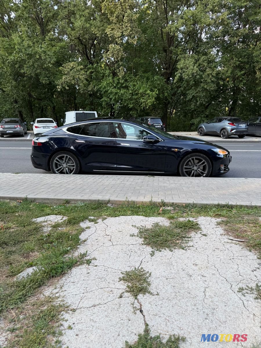 2015' Tesla Model S photo #2