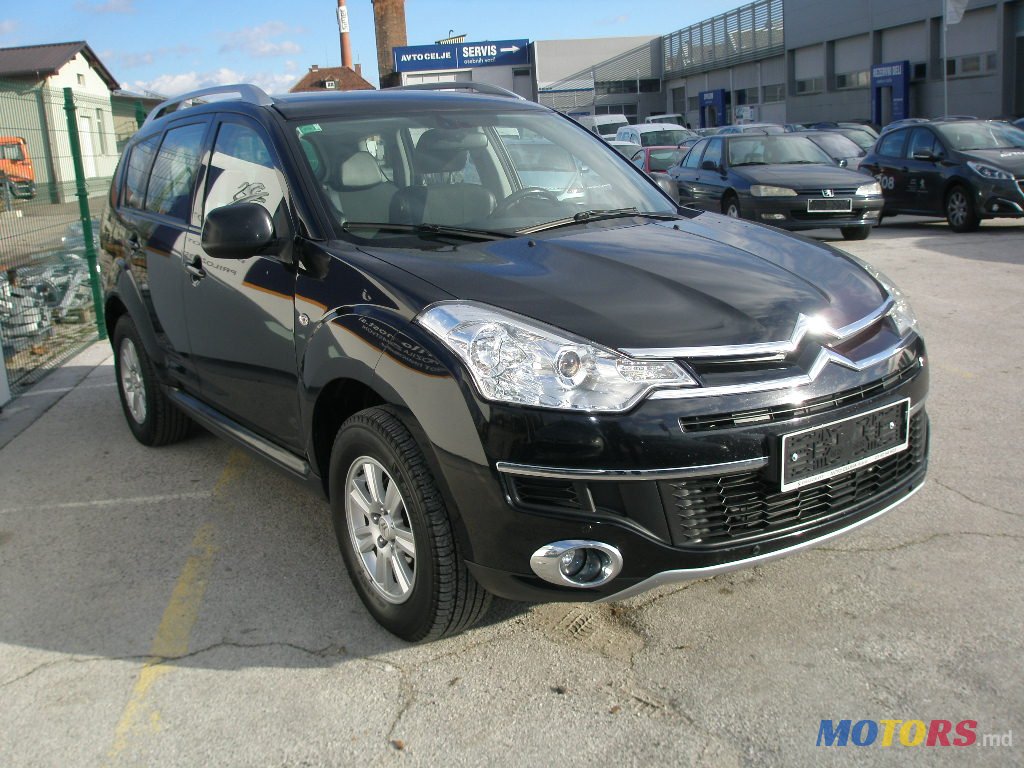 2010' Citroen C-Crosser 2.2 HDi FAP Tendance 4X4 photo #2