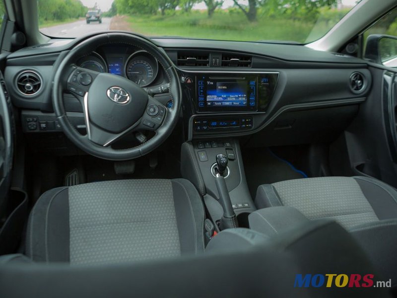 2016' Toyota Auris photo #4