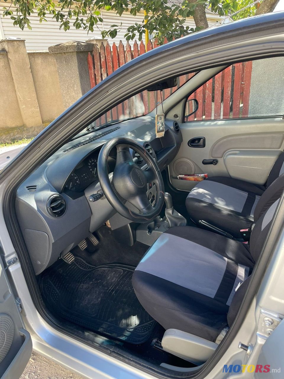 2008' Dacia Logan photo #4