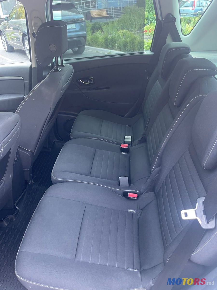 2015' Renault Scenic photo #6