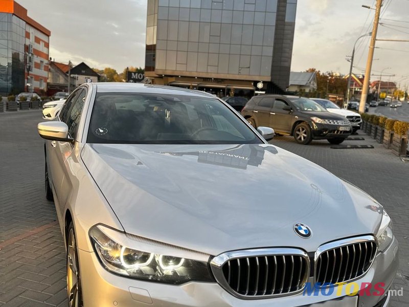 2017' BMW 5 Series photo #2