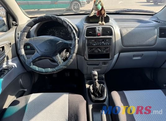 2003' Mitsubishi Space Star photo #2