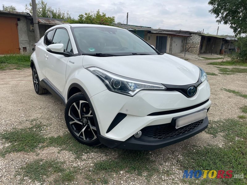 2019' Toyota C-HR photo #2