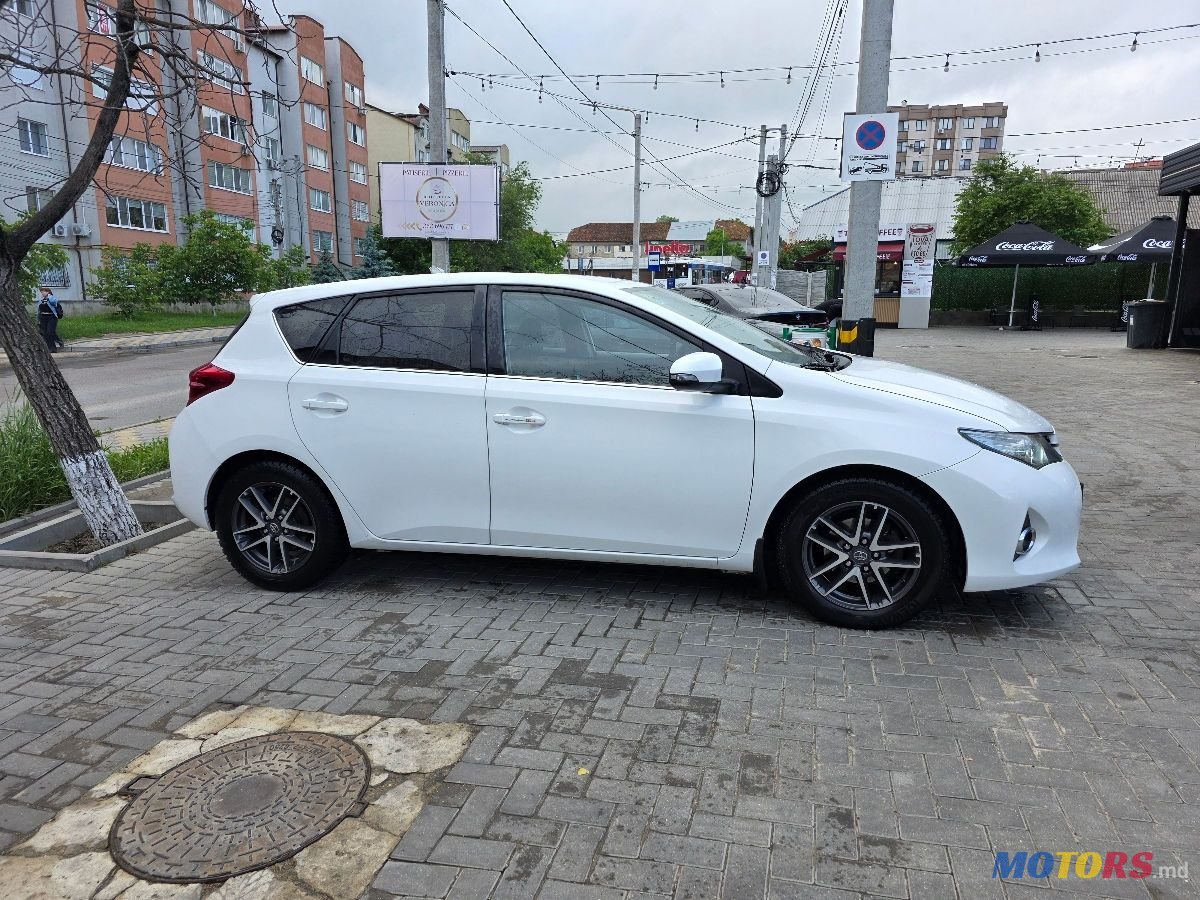 2014' Toyota Auris photo #5