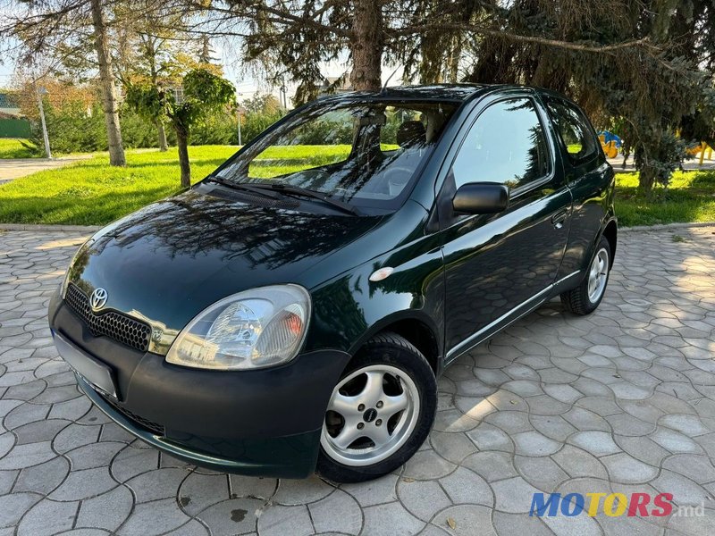 2002' Toyota Yaris photo #2