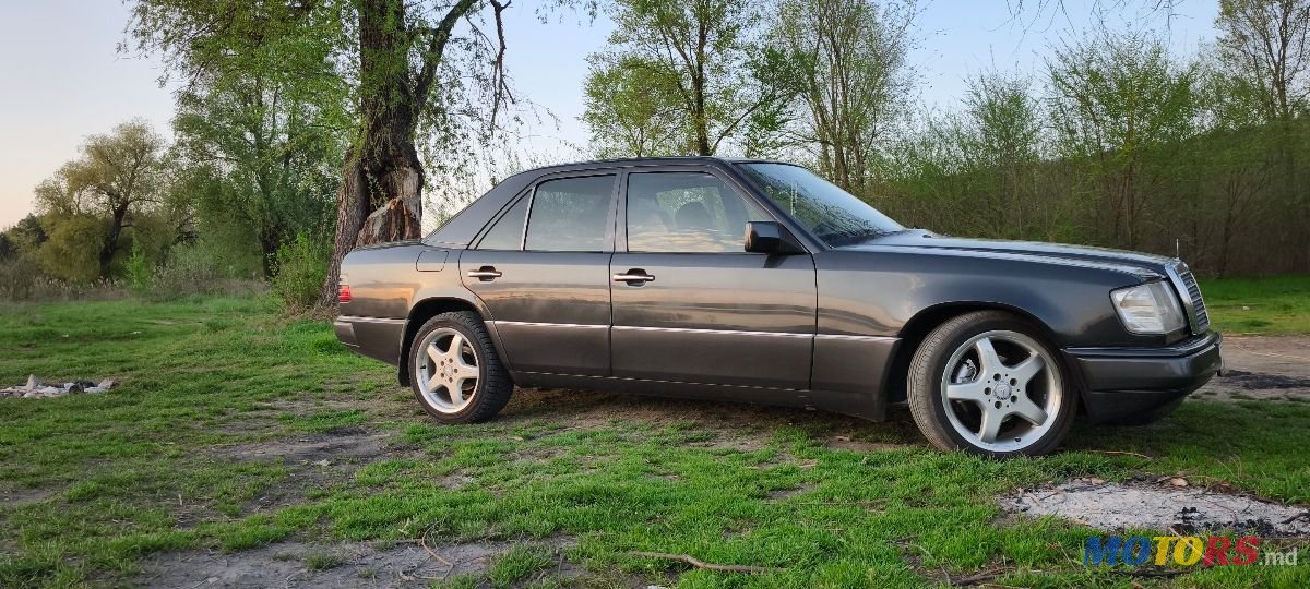 1993' Mercedes-Benz E-Class photo #4