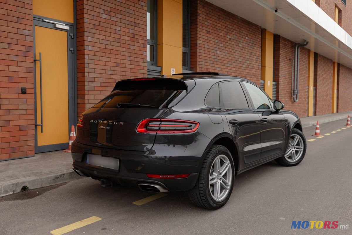 2017' Porsche Macan photo #2