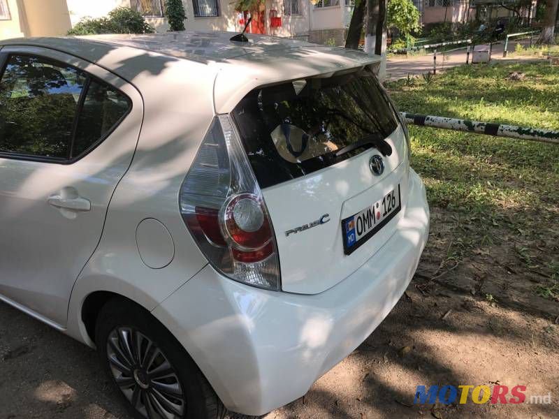 2012' Toyota Prius c photo #3