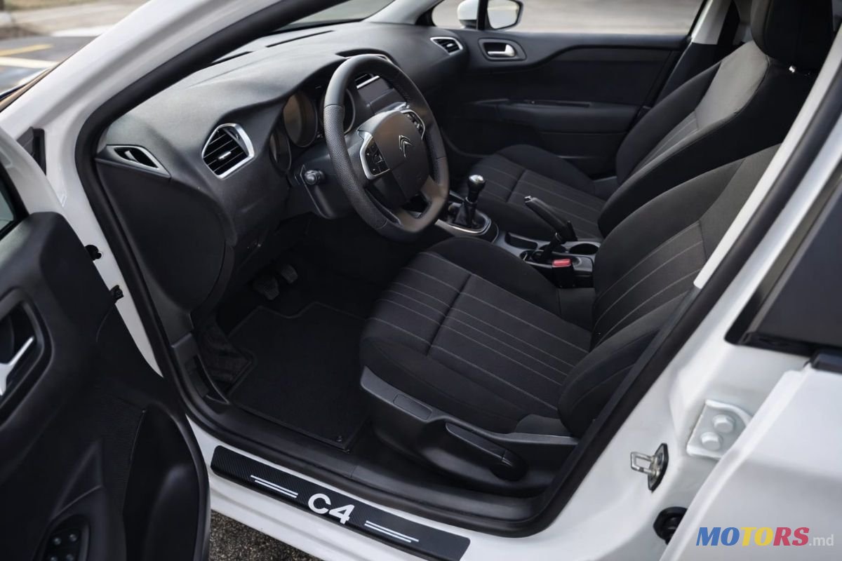 2016' Citroen C4 photo #6