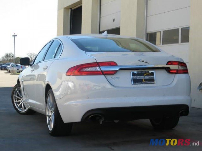 2013' Jaguar XF photo #5