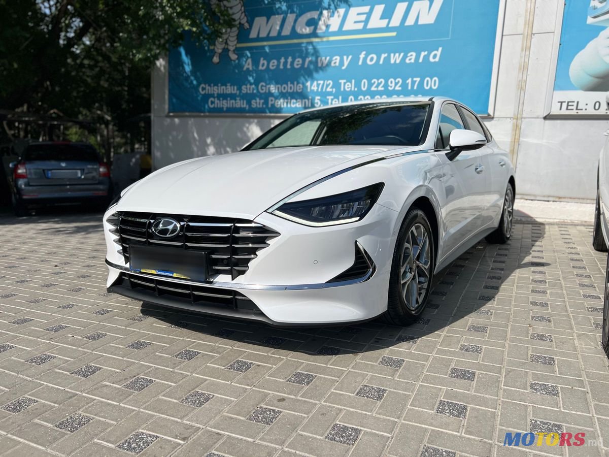 2020' Hyundai Sonata photo #2