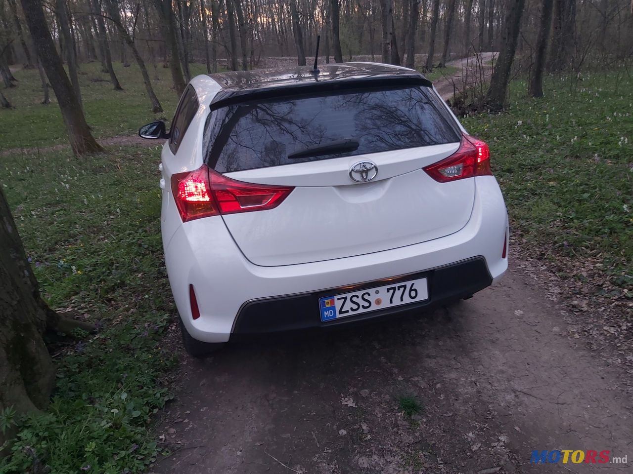 2014' Toyota Auris photo #3