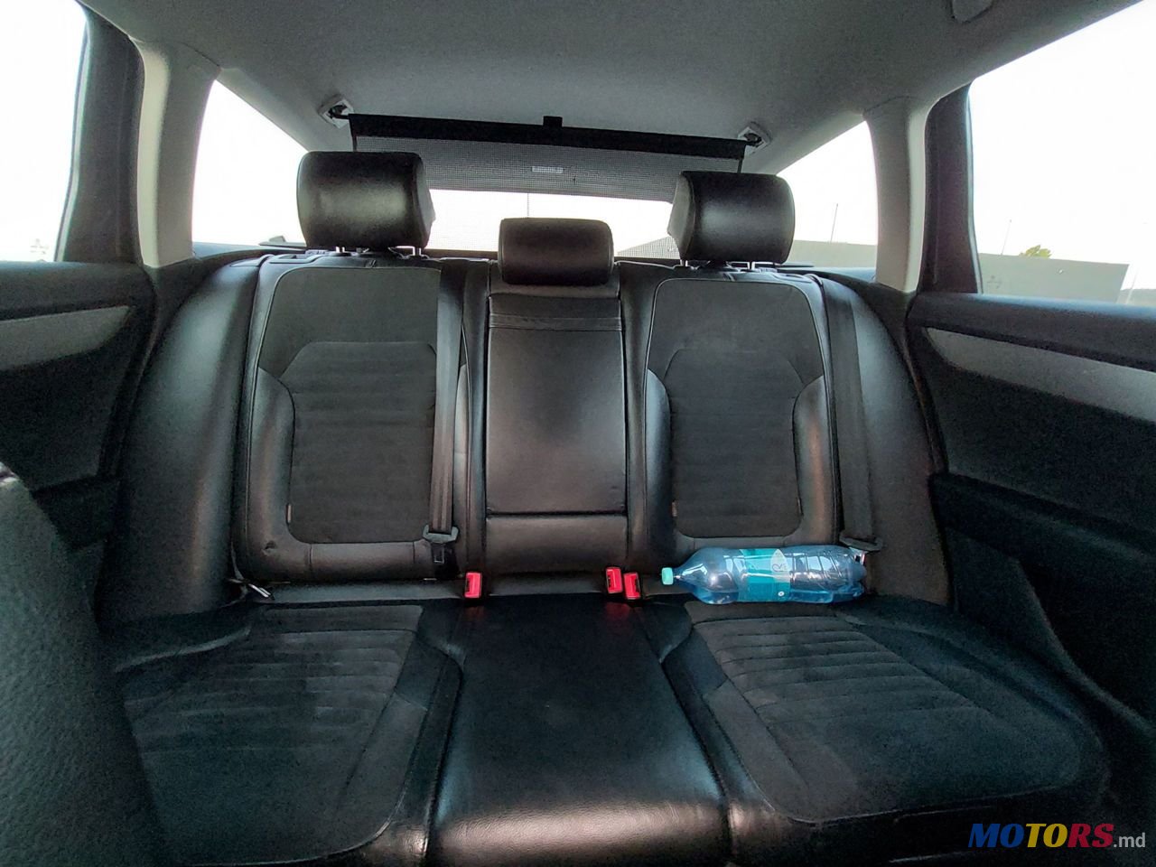 2011' Volkswagen Passat photo #3