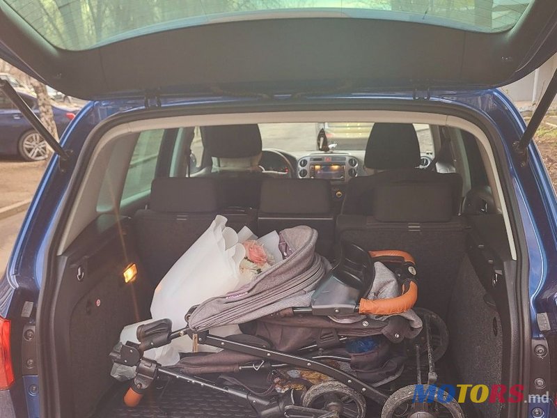 2010' Volkswagen Tiguan photo #4