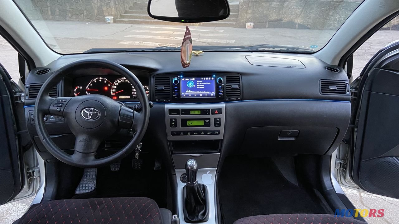 2004' Toyota Corolla photo #3