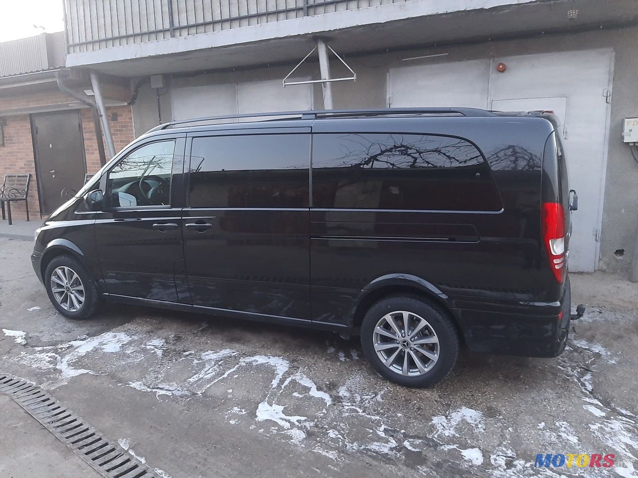 2011' Mercedes-Benz Viano photo #2