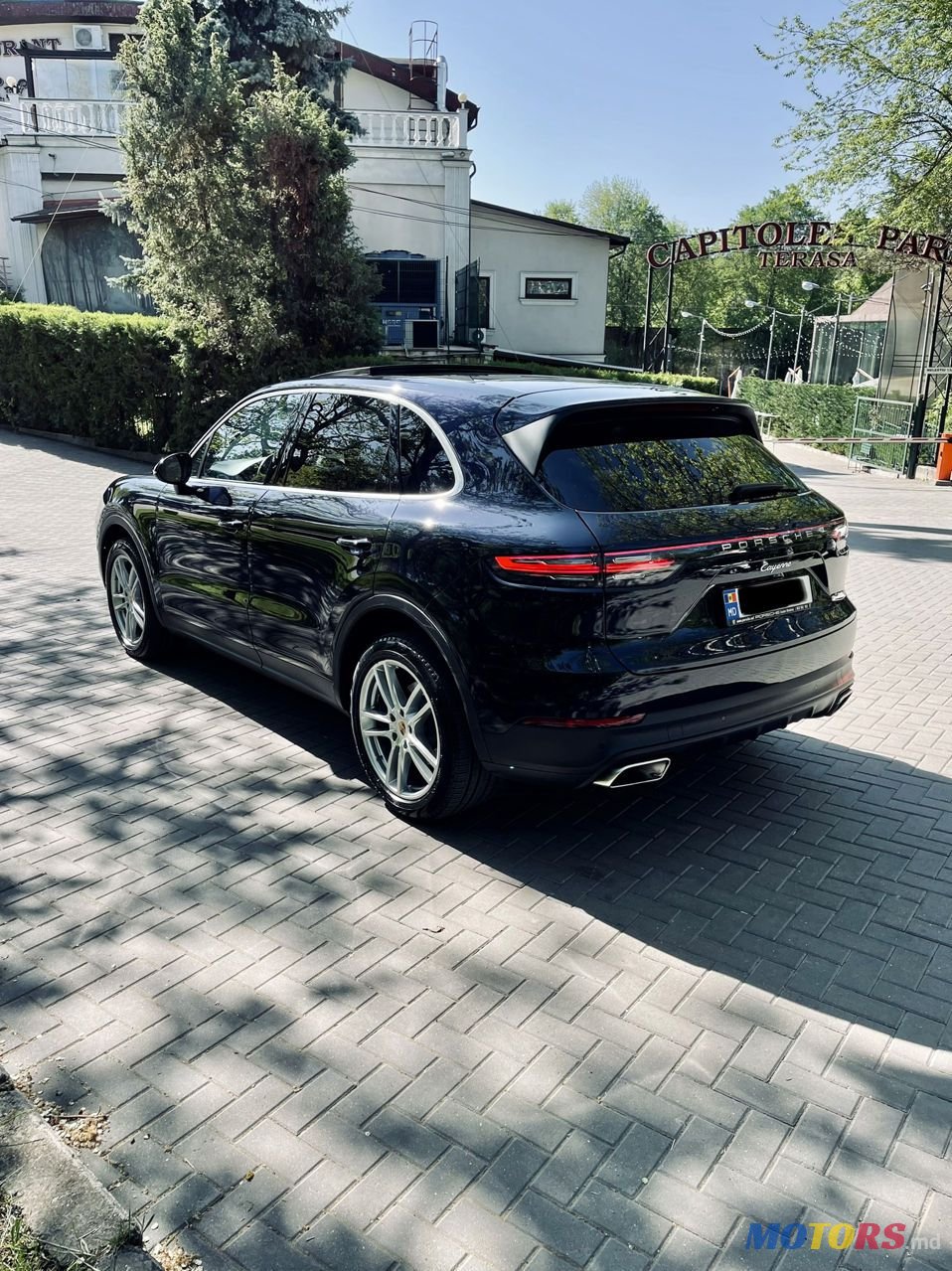 2019' Porsche Cayenne photo #1