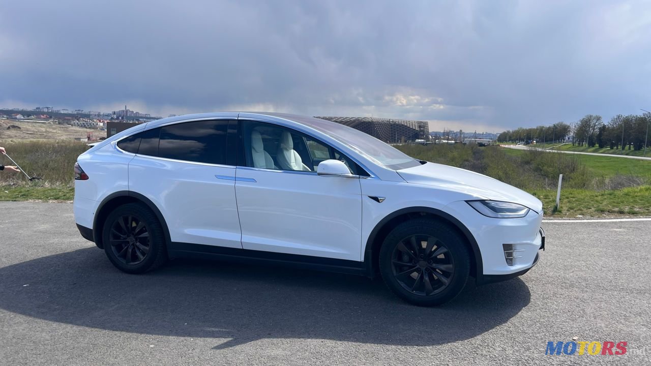 2016' Tesla Model X photo #2