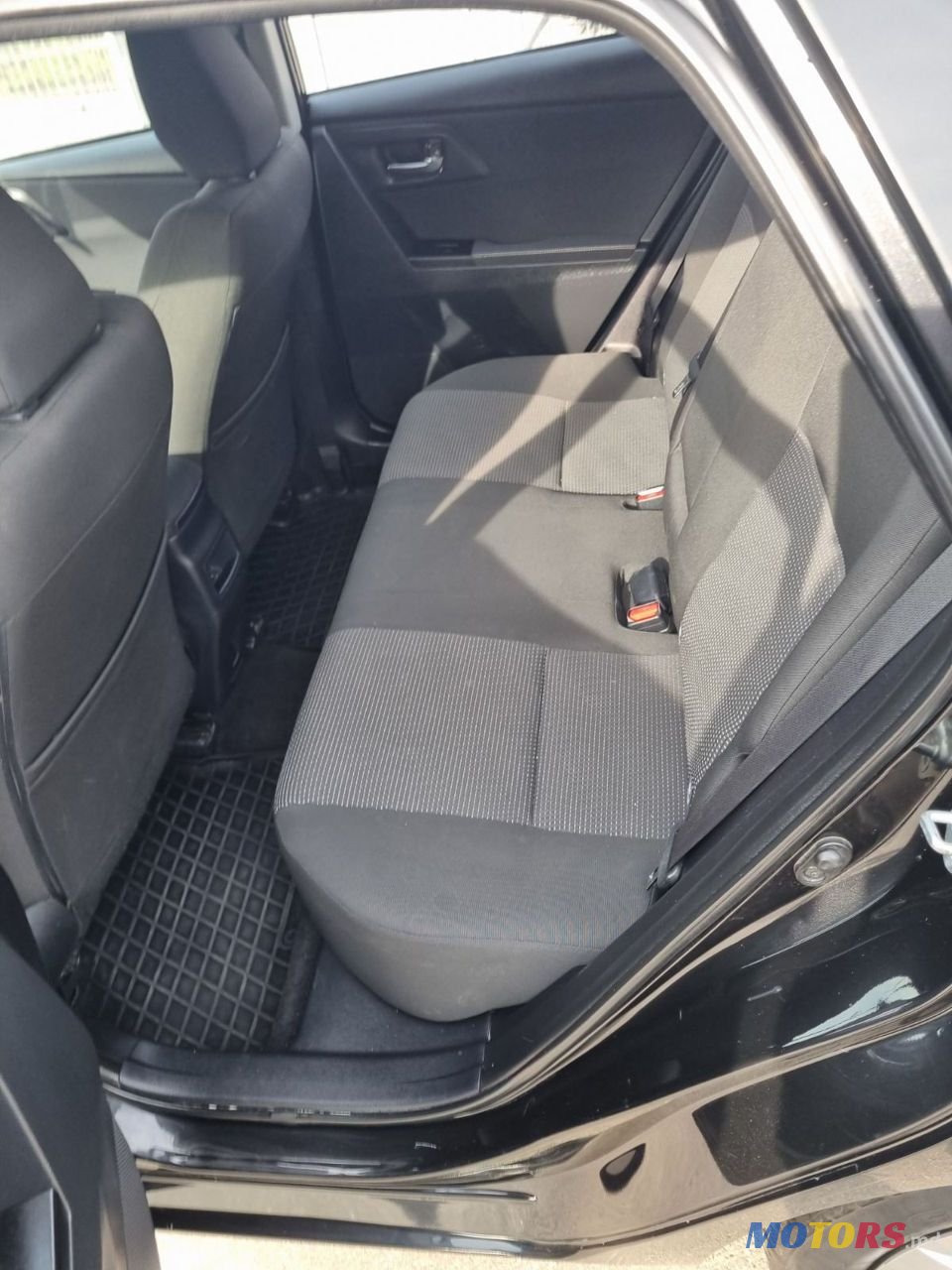 2013' Toyota Auris photo #6