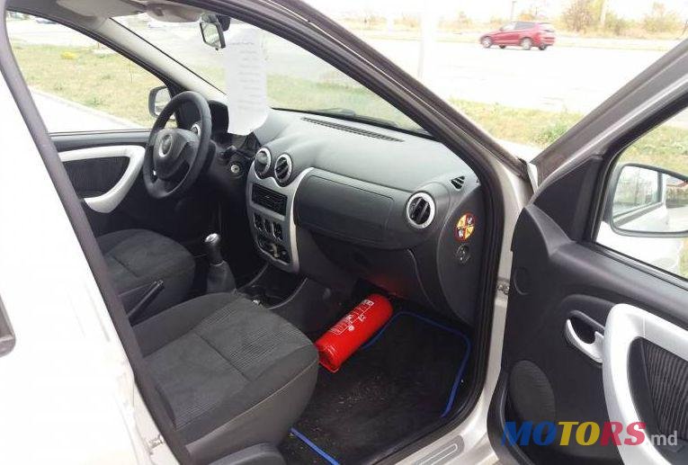 2009' Dacia Logan Mcv photo #5