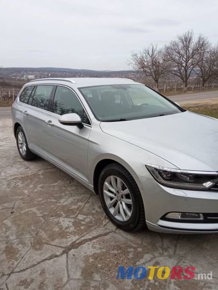 2015' Volkswagen Passat photo #5