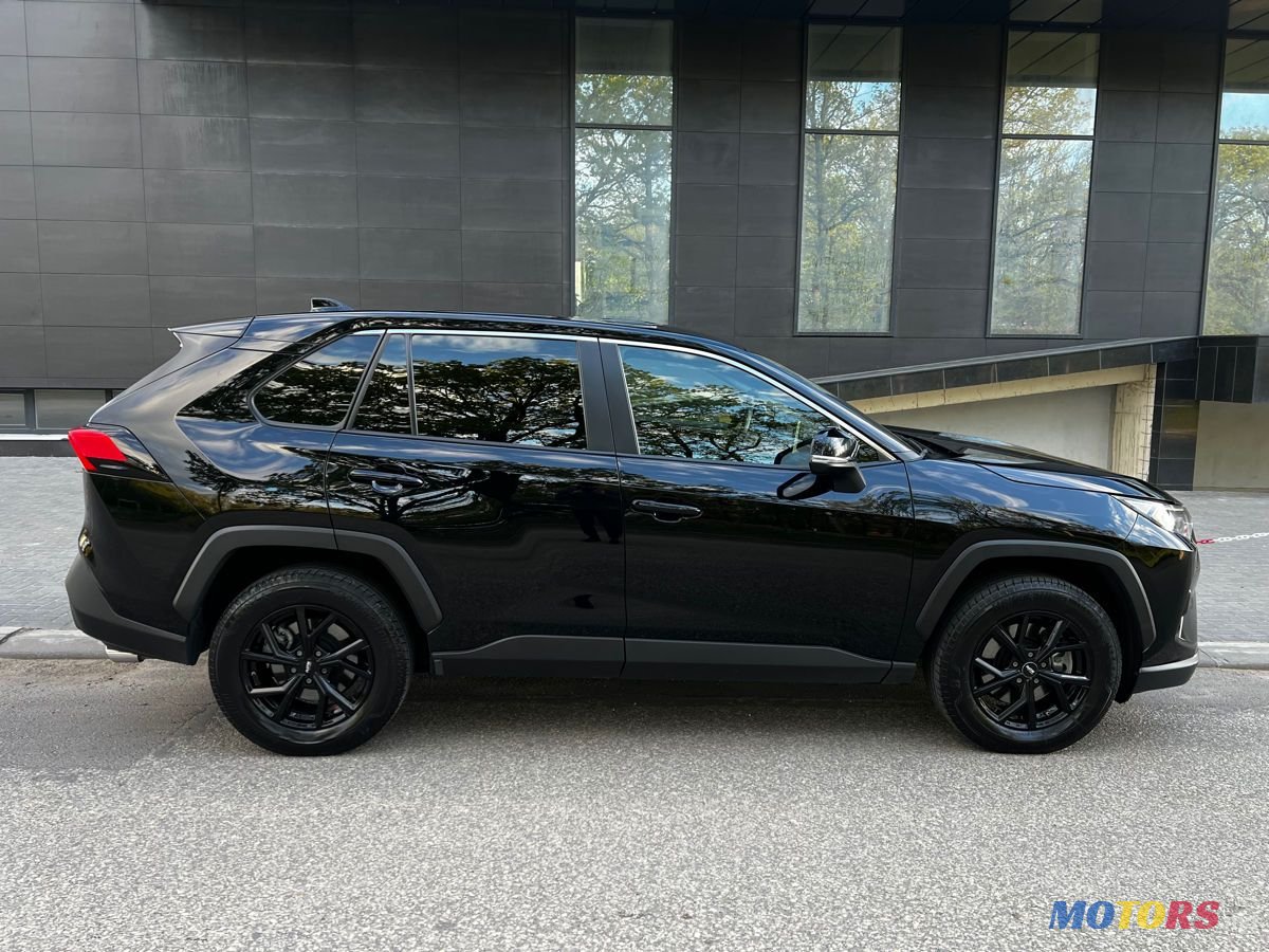 2022' Toyota RAV4 photo #4