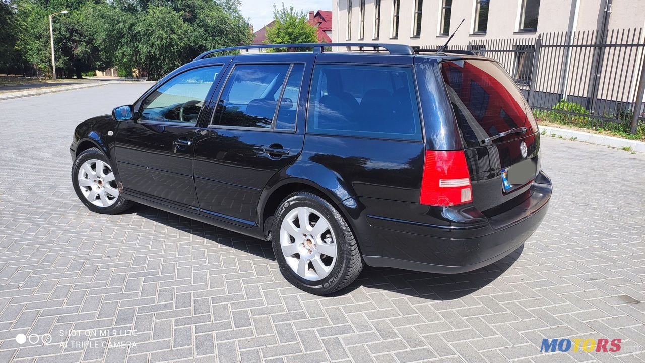 2004' Volkswagen Golf photo #5