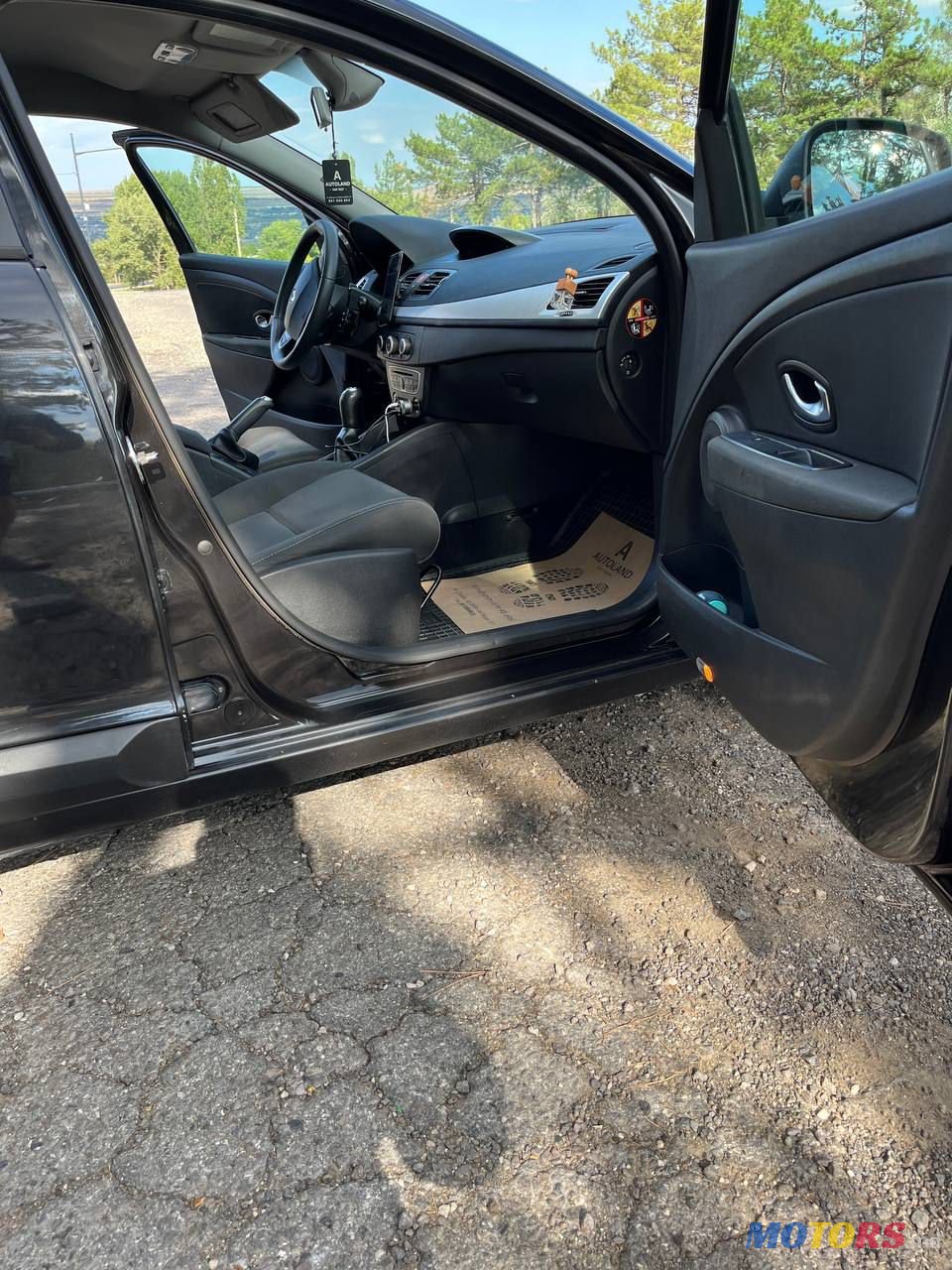 2009' Renault Megane photo #4