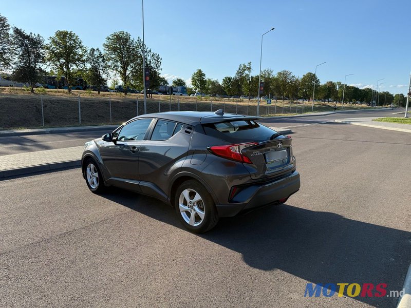 2018' Toyota C-HR photo #5