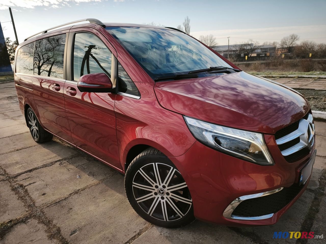 2019' Mercedes-Benz V-Class photo #2