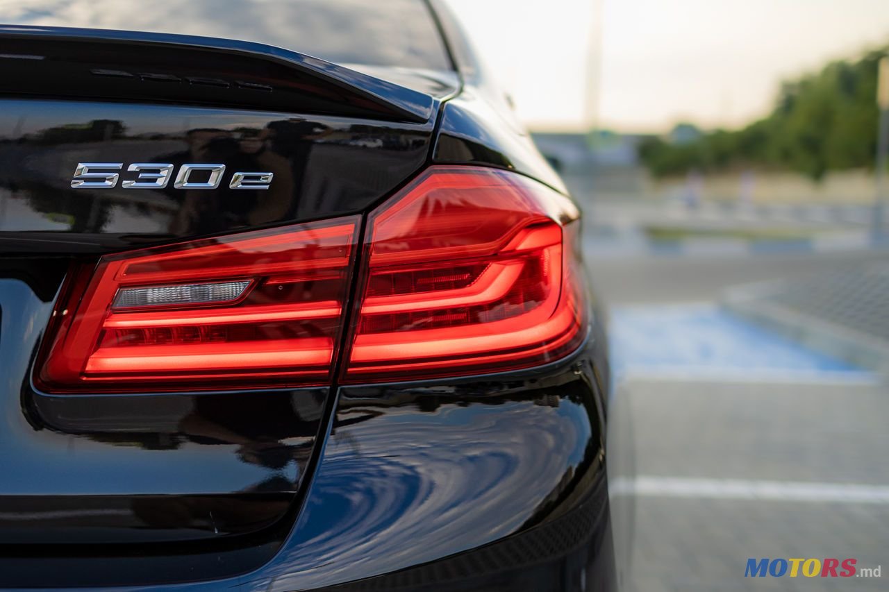 2019' BMW 5 Series photo #6