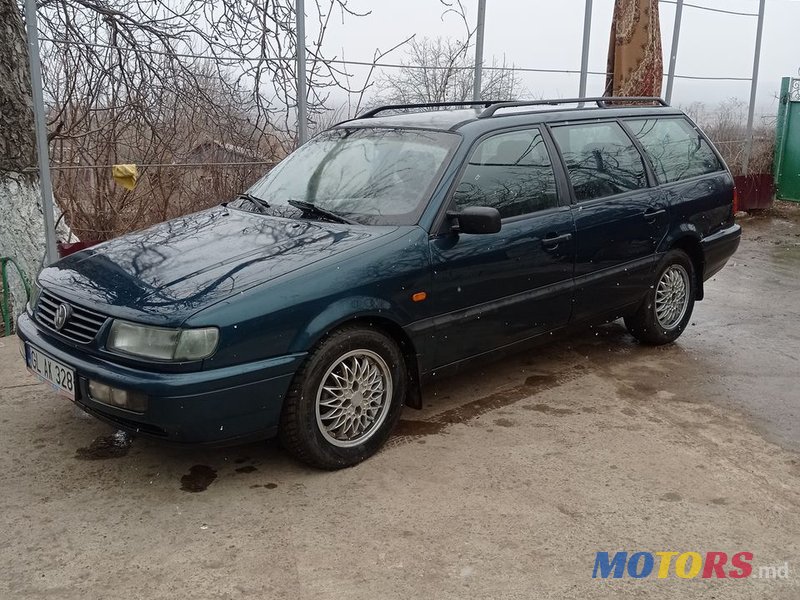 1995' Volkswagen Passat photo #1