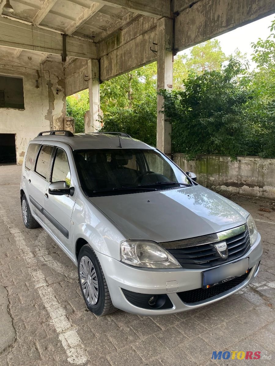 2009' Dacia Logan Mcv photo #3