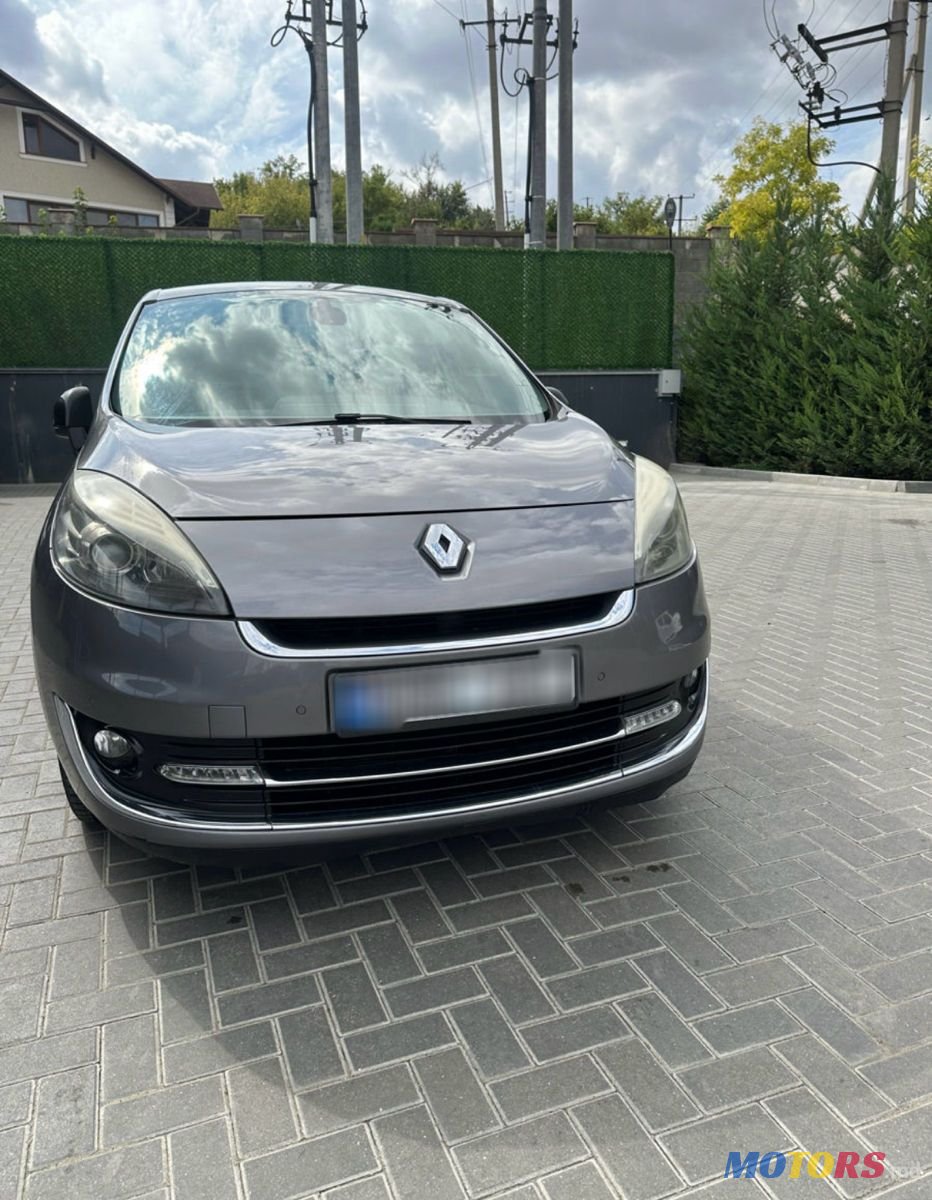 2012' Renault Grand Scenic photo #1