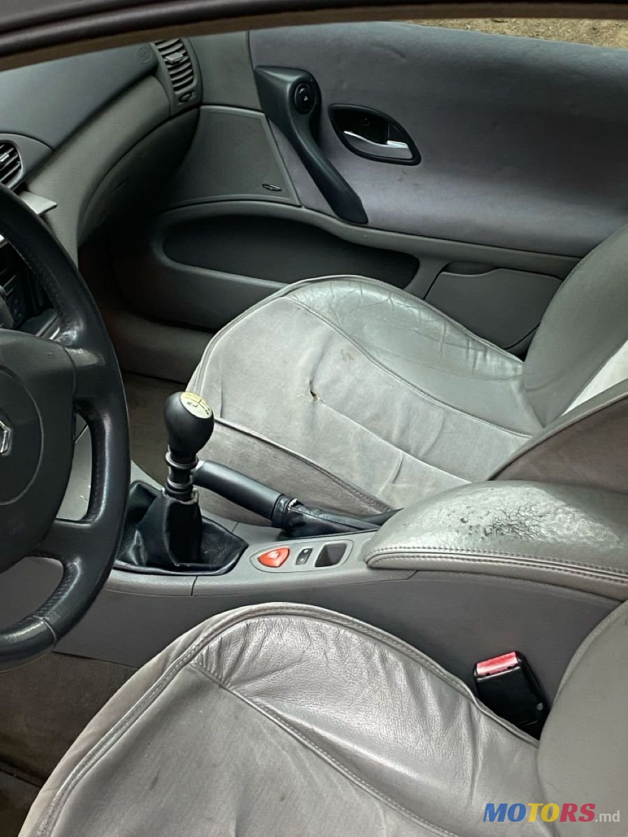 2002' Renault Laguna photo #2