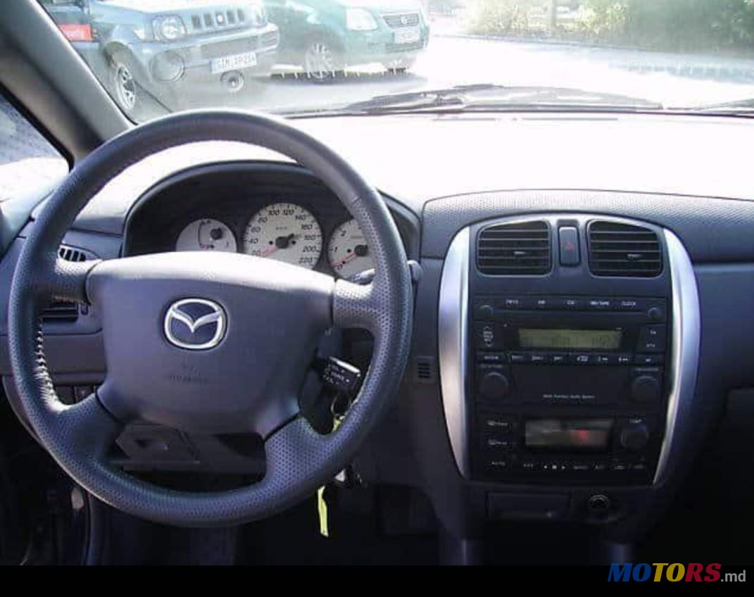 2002' Mazda Premacy photo #5