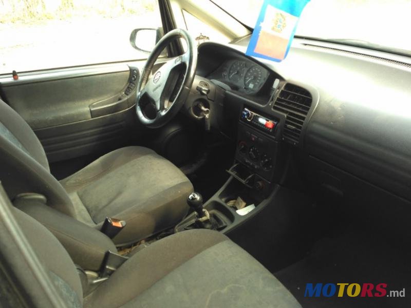 2002' Opel Zafira photo #3