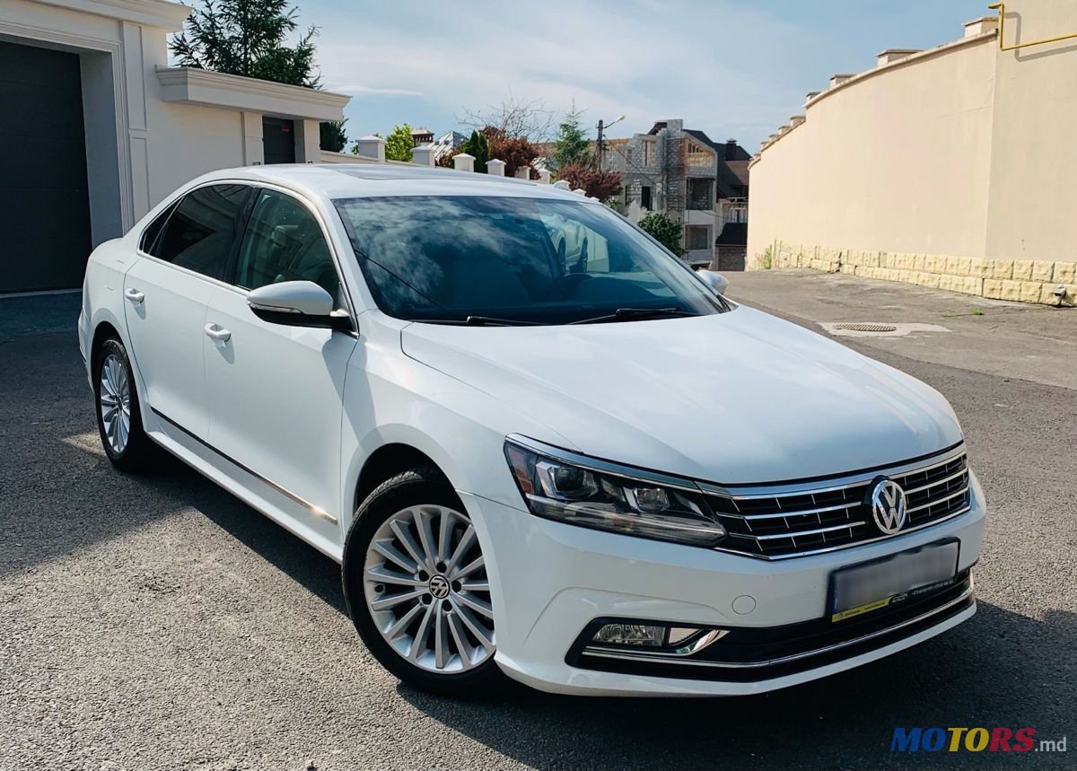 2016' Volkswagen Passat photo #1