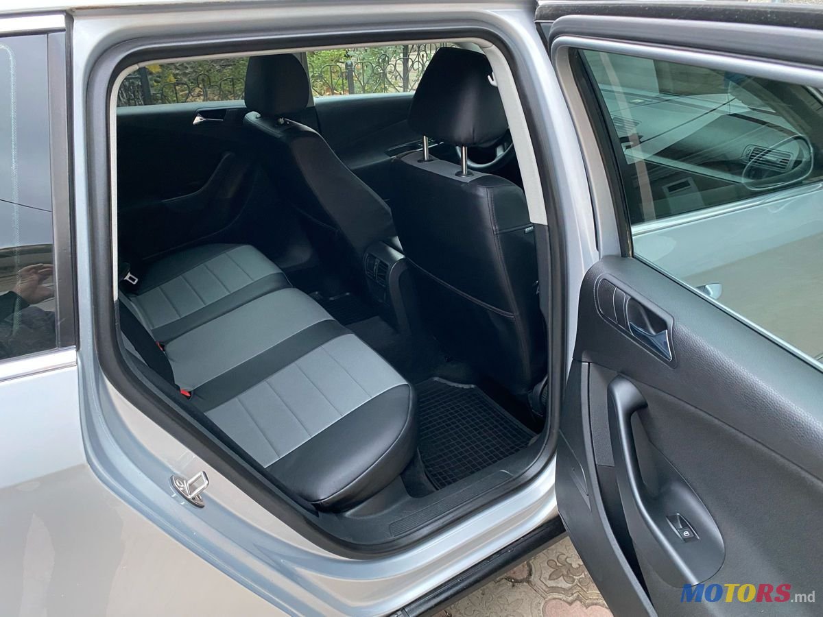 2007' Volkswagen Passat photo #6