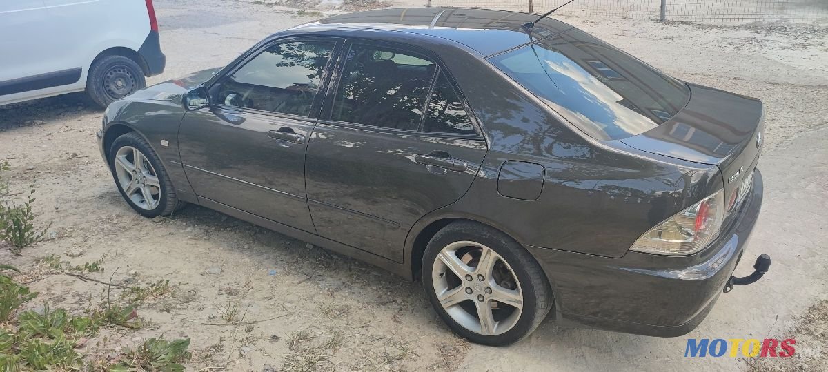 2000' Lexus Is Series photo #5