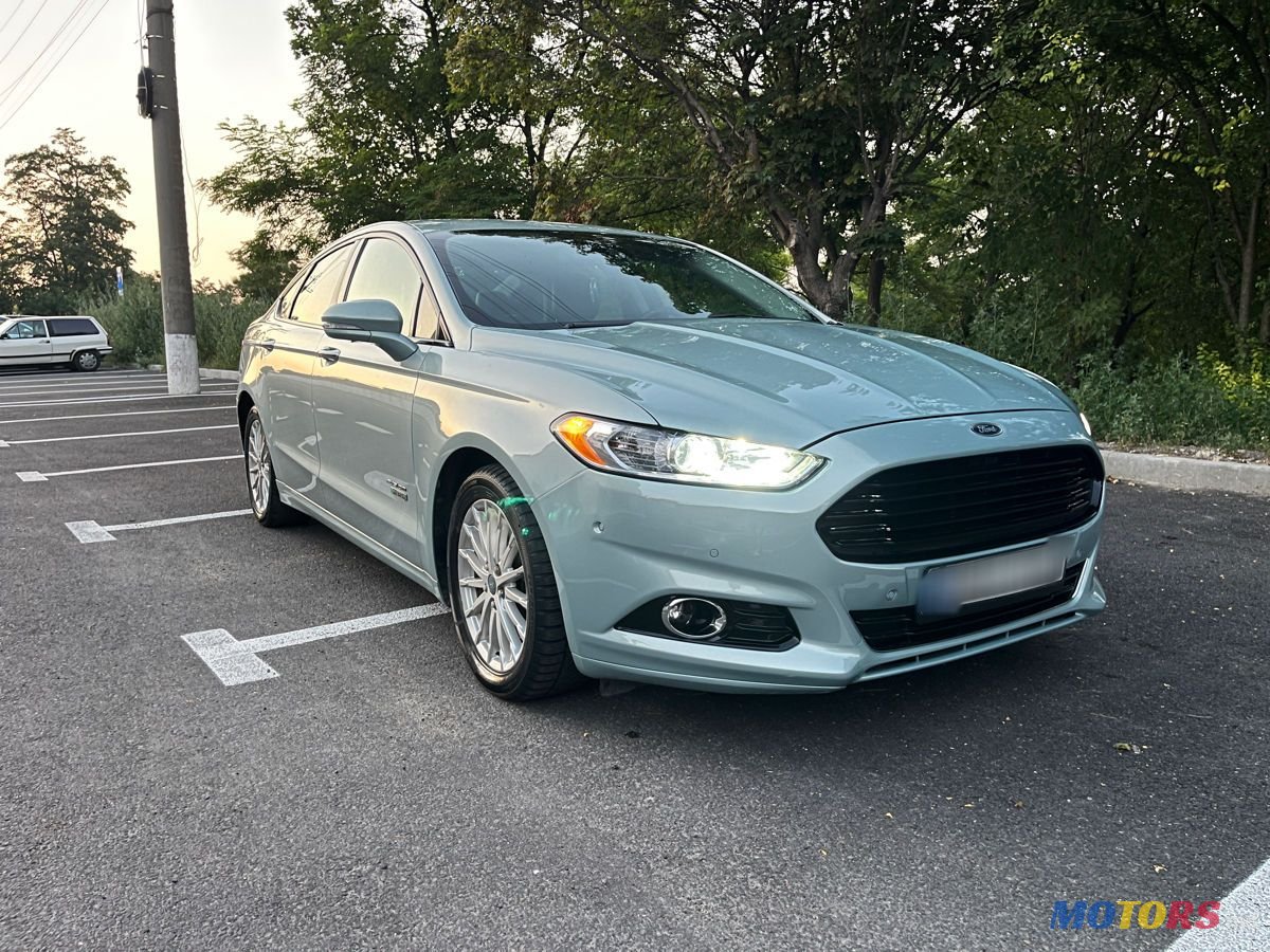 2013' Ford Fusion photo #2