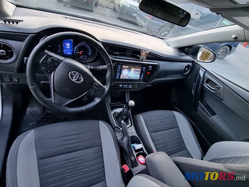 2016' Toyota Auris photo #1