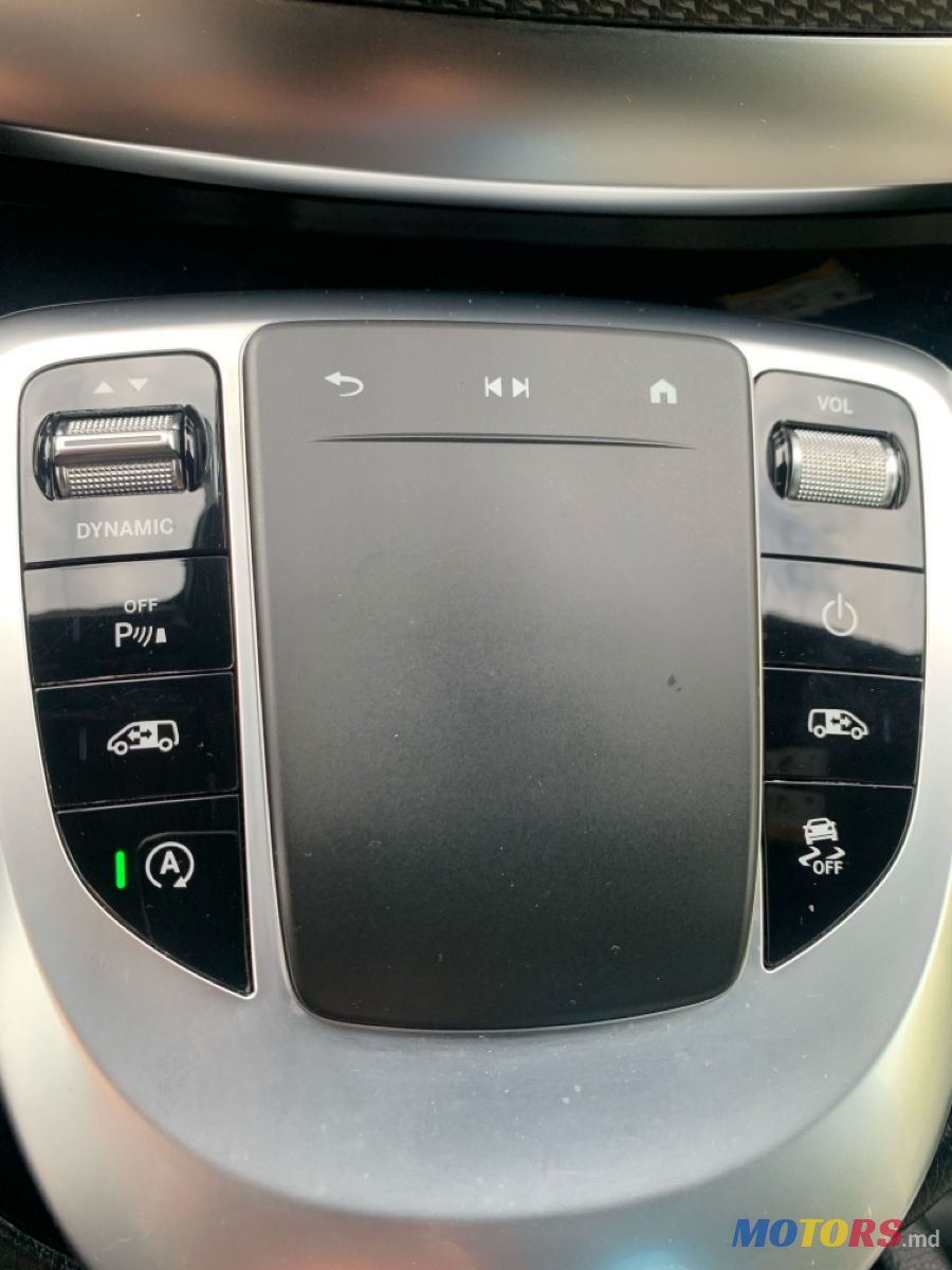 2020' Mercedes-Benz V-Class photo #5