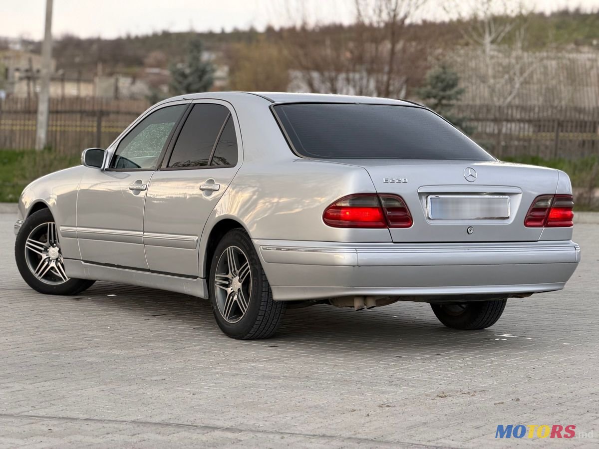 2002' Mercedes-Benz E-Class photo #6