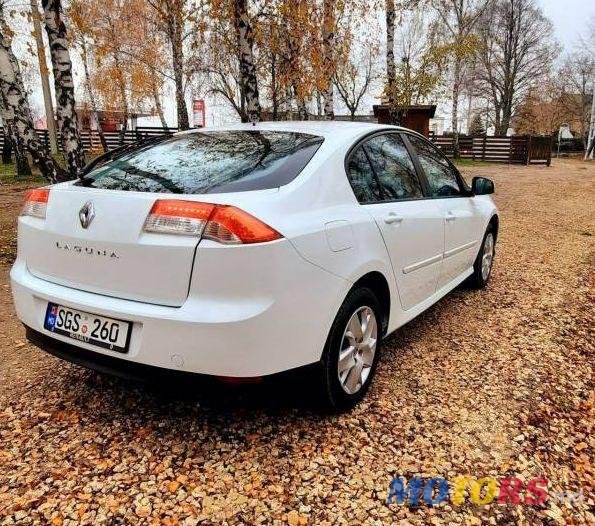2010' Renault Laguna photo #2