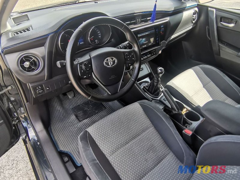 2015' Toyota Auris photo #4