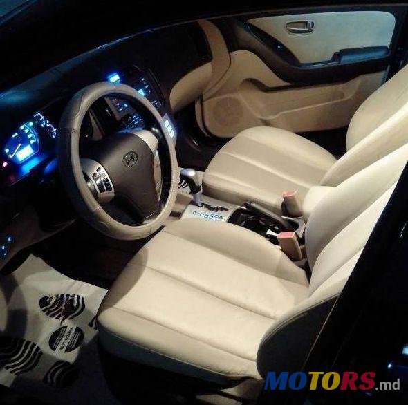 2008' Hyundai Elantra photo #2