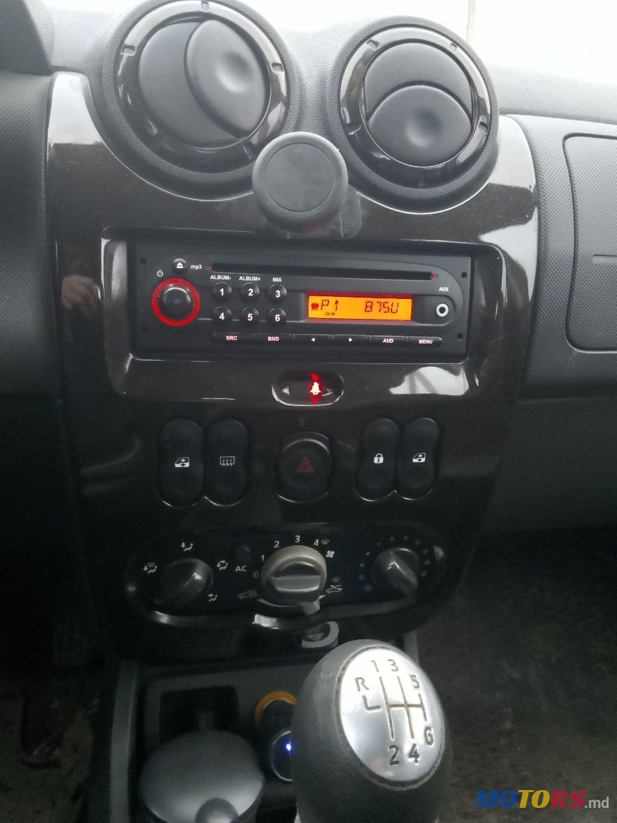 2010' Dacia Duster photo #2