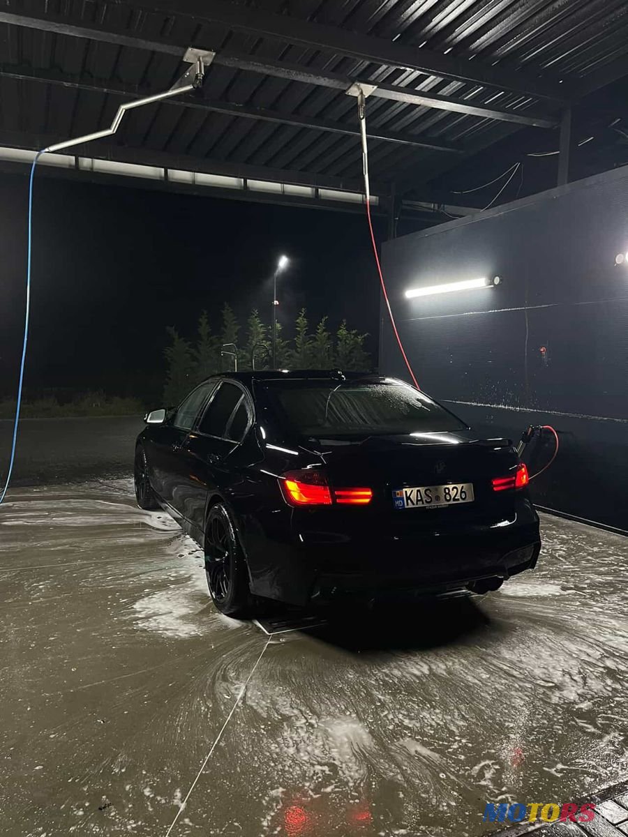 2013' BMW 3 Series photo #5